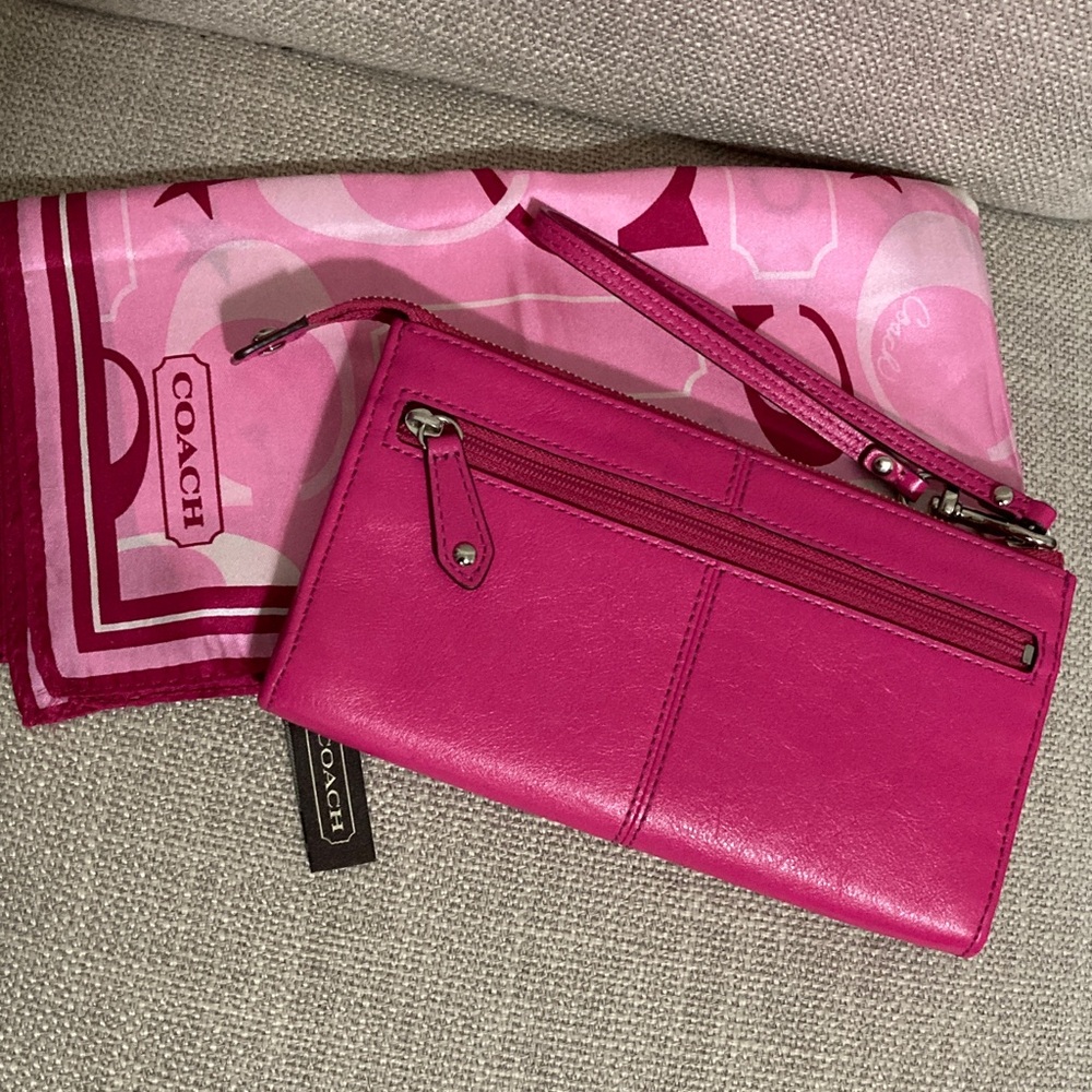 Coach Bundle - Picture 2 of 10